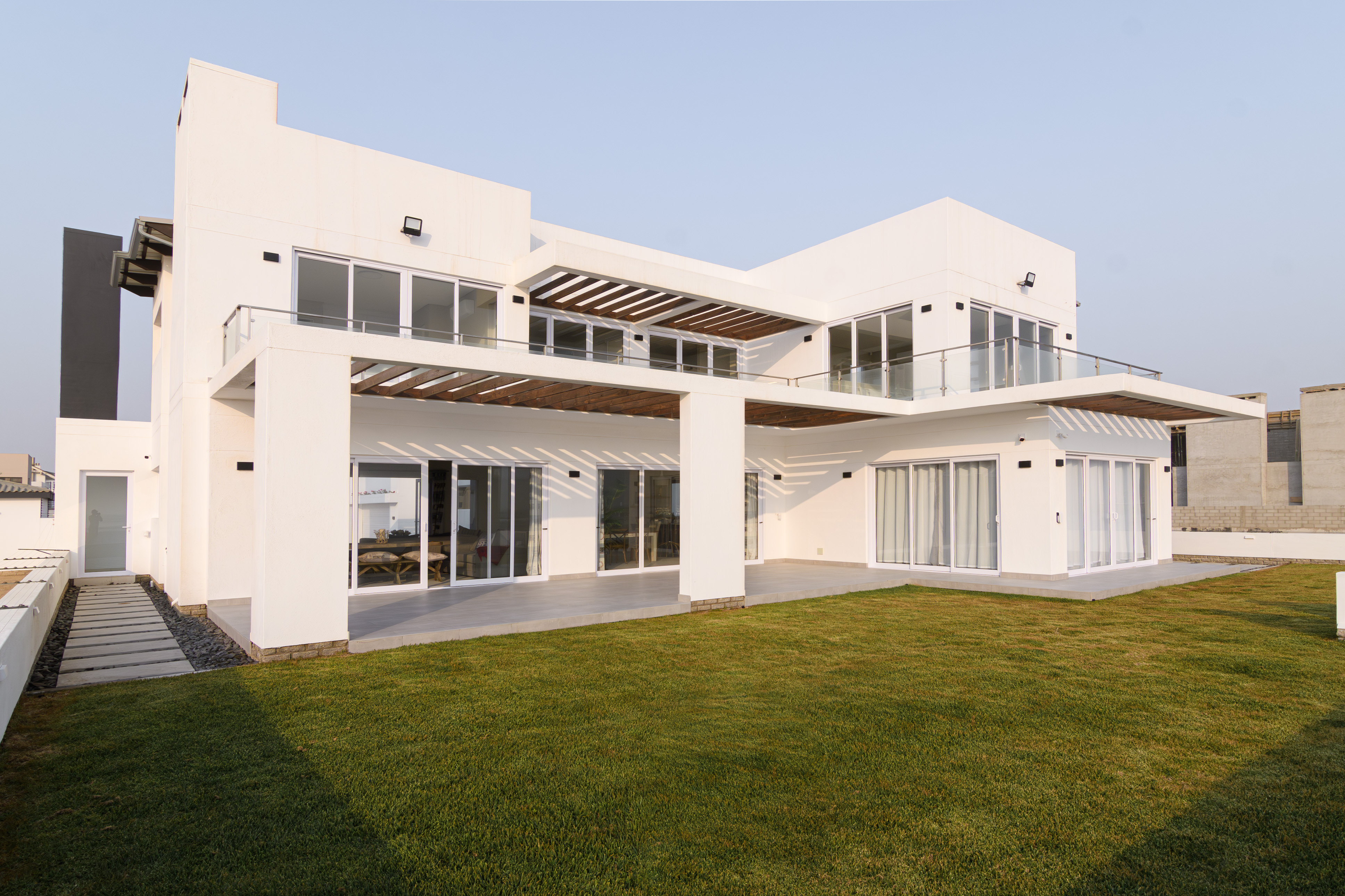 Hot NEW listing -Beach Front Vila