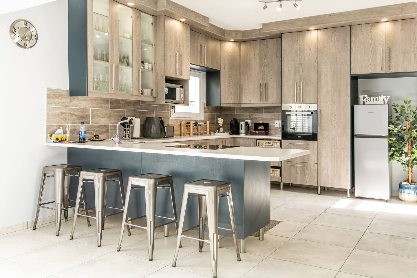 New LISTING in Ocean View